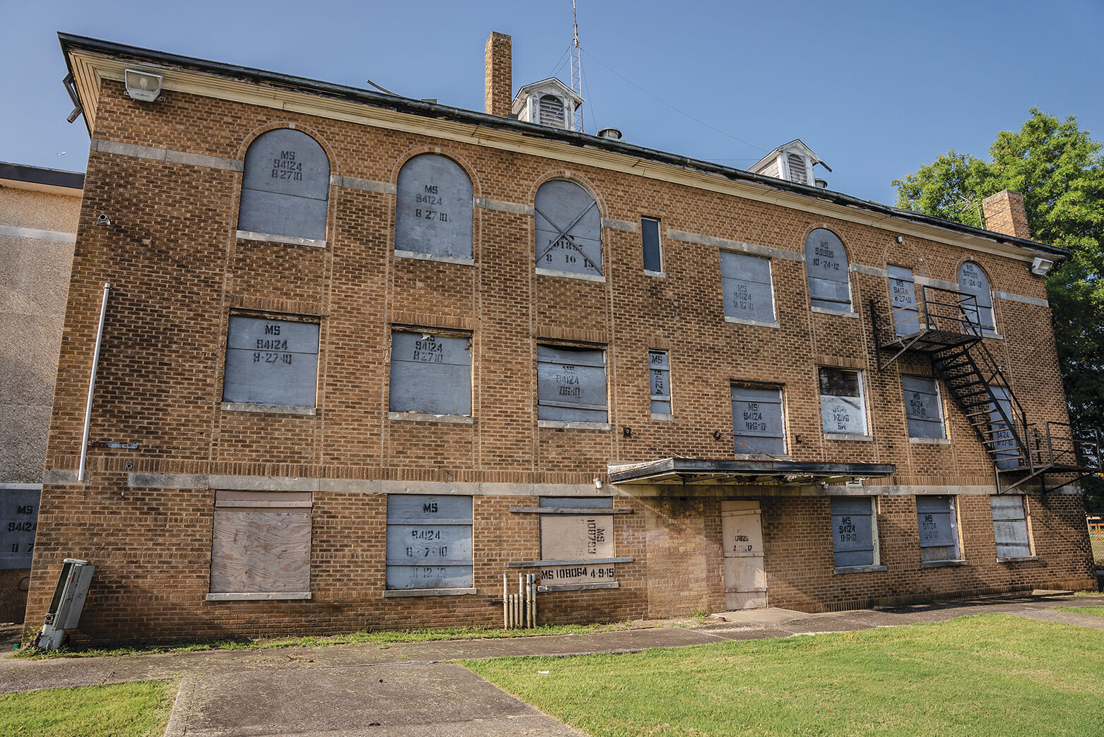 Moton exterior